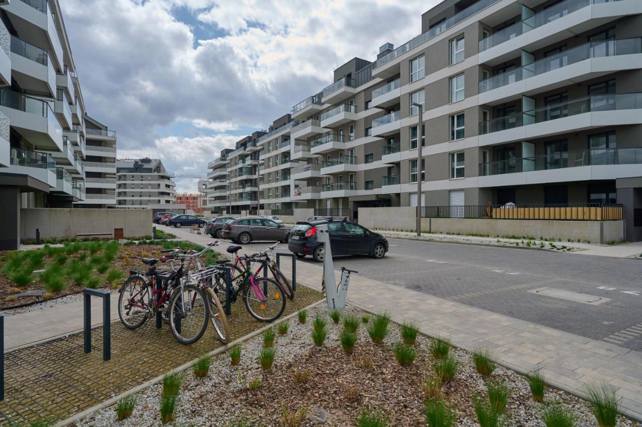 Apartment With 2 Bedrooms & Parking By Renters *